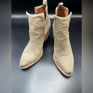 Jeffrey Campbell Cromwell Gray Snake Suede Leather Ankle Boots Bootie Size 6.5
